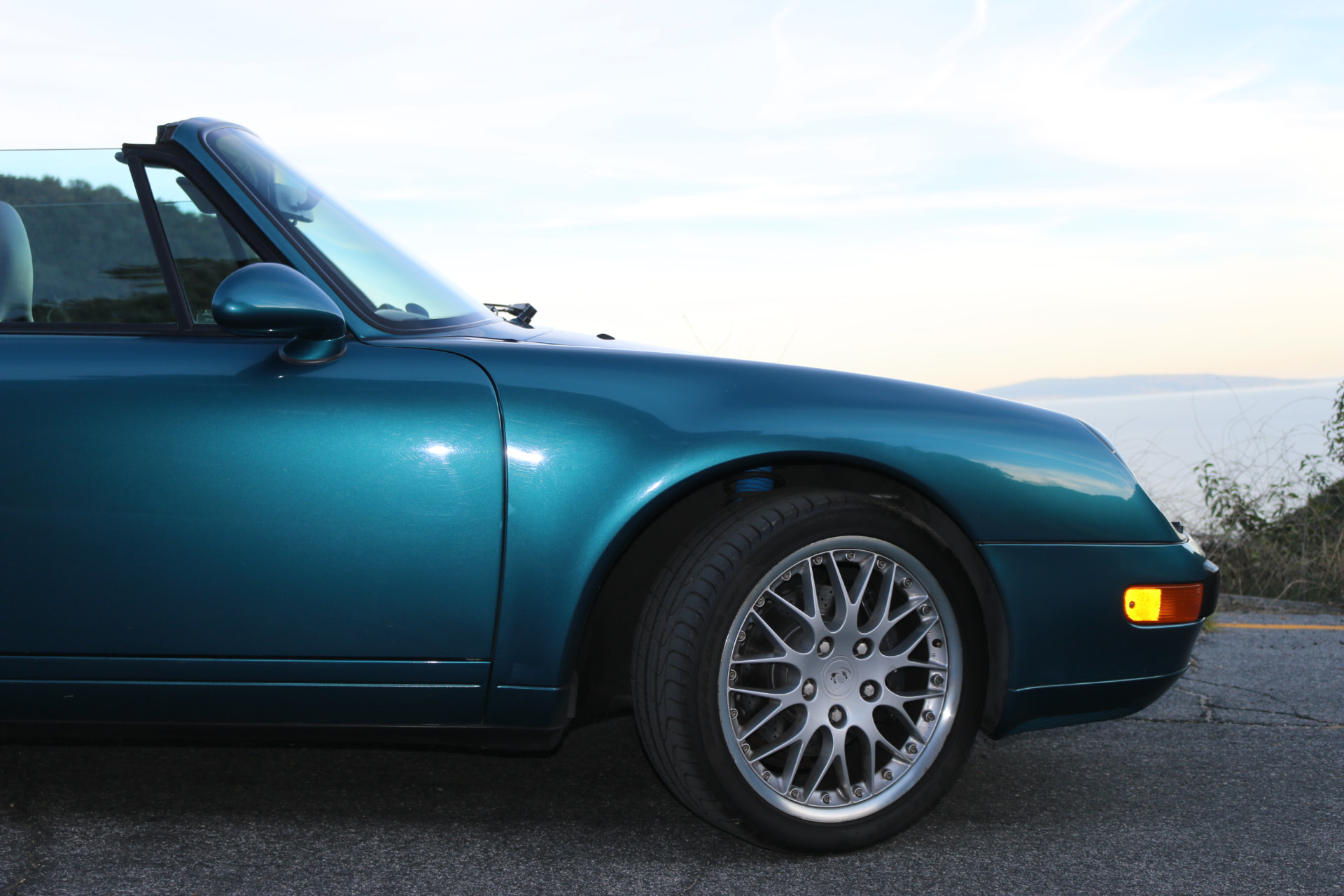 Side profile / wheel detail
